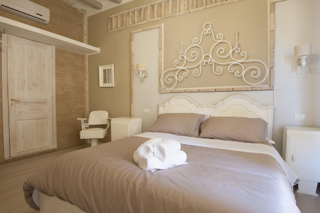 Cento Suites Cagliari Room photo